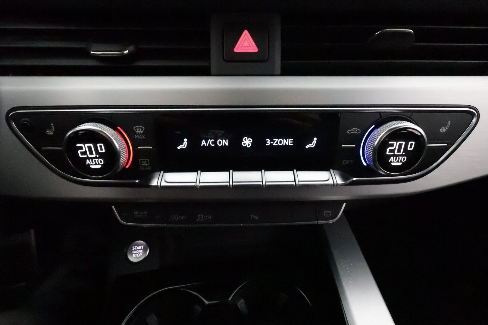 Audi A4 2022 Sedan Business Advanced 40 TFSI 150 kW MHEV S tronic **Webasto / Koukku / ACC / Matrix-LED / P.Kamera / Sporttipenkit - 1-om Suomi-auto / Kahdet Renkaat / Merkkihuollettu!