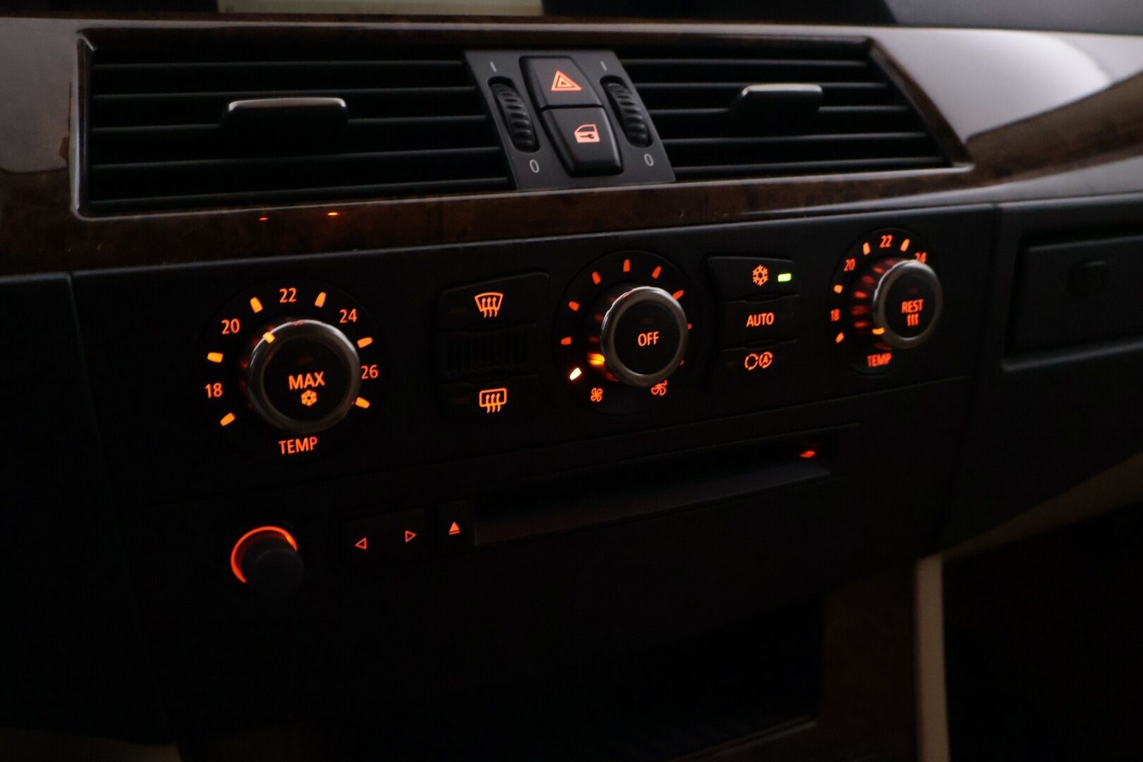 BMW 523 2006 523i Farmari (AC) 5ov - YritysOutlet - Myydään vain yrityksille