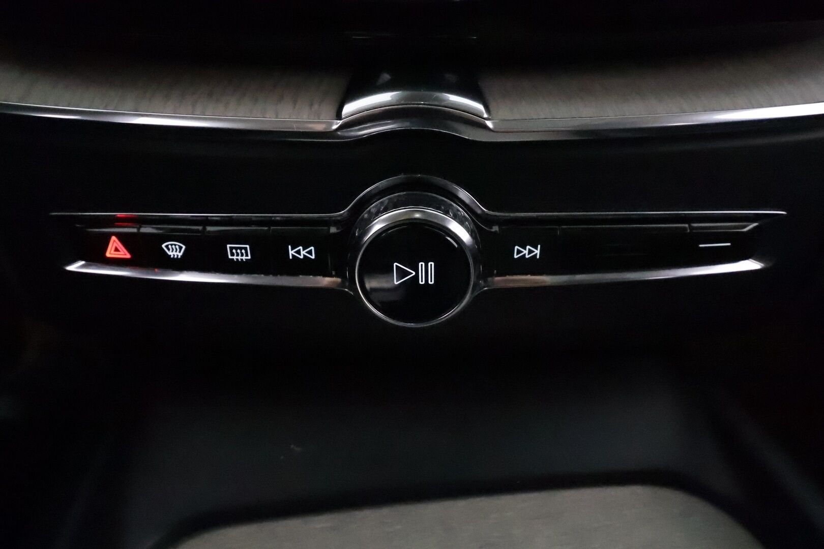 Volvo XC60 2019 T8 AWD Inscription aut *ACC / Panorama / Full LED / Ilma-alusta / Muistipenkki / Webasto / P.kamera / Koukku / Navi / Nahat* - Suomi-auto / Kahdet renkaat aluvanteilla