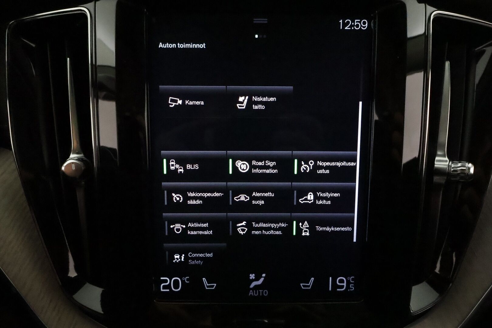 Volvo XC60 2019 T8 AWD Inscription aut *ACC / Panorama / Full LED / Ilma-alusta / Muistipenkki / Webasto / P.kamera / Koukku / Navi / Nahat* - Suomi-auto / Kahdet renkaat aluvanteilla