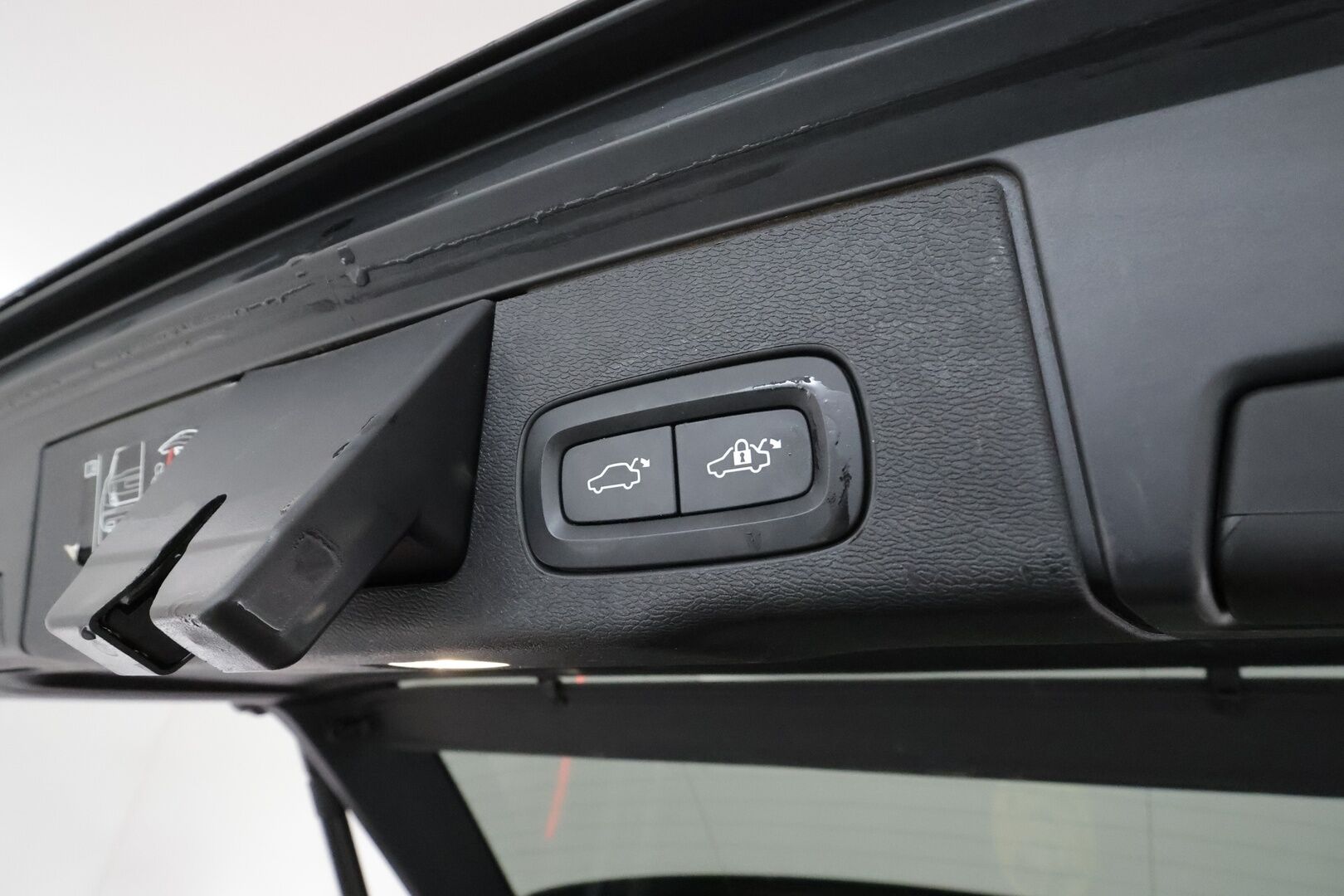Volvo XC60 2019 T8 AWD Inscription aut *ACC / Panorama / Full LED / Ilma-alusta / Muistipenkki / Webasto / P.kamera / Koukku / Navi / Nahat* - Suomi-auto / Kahdet renkaat aluvanteilla