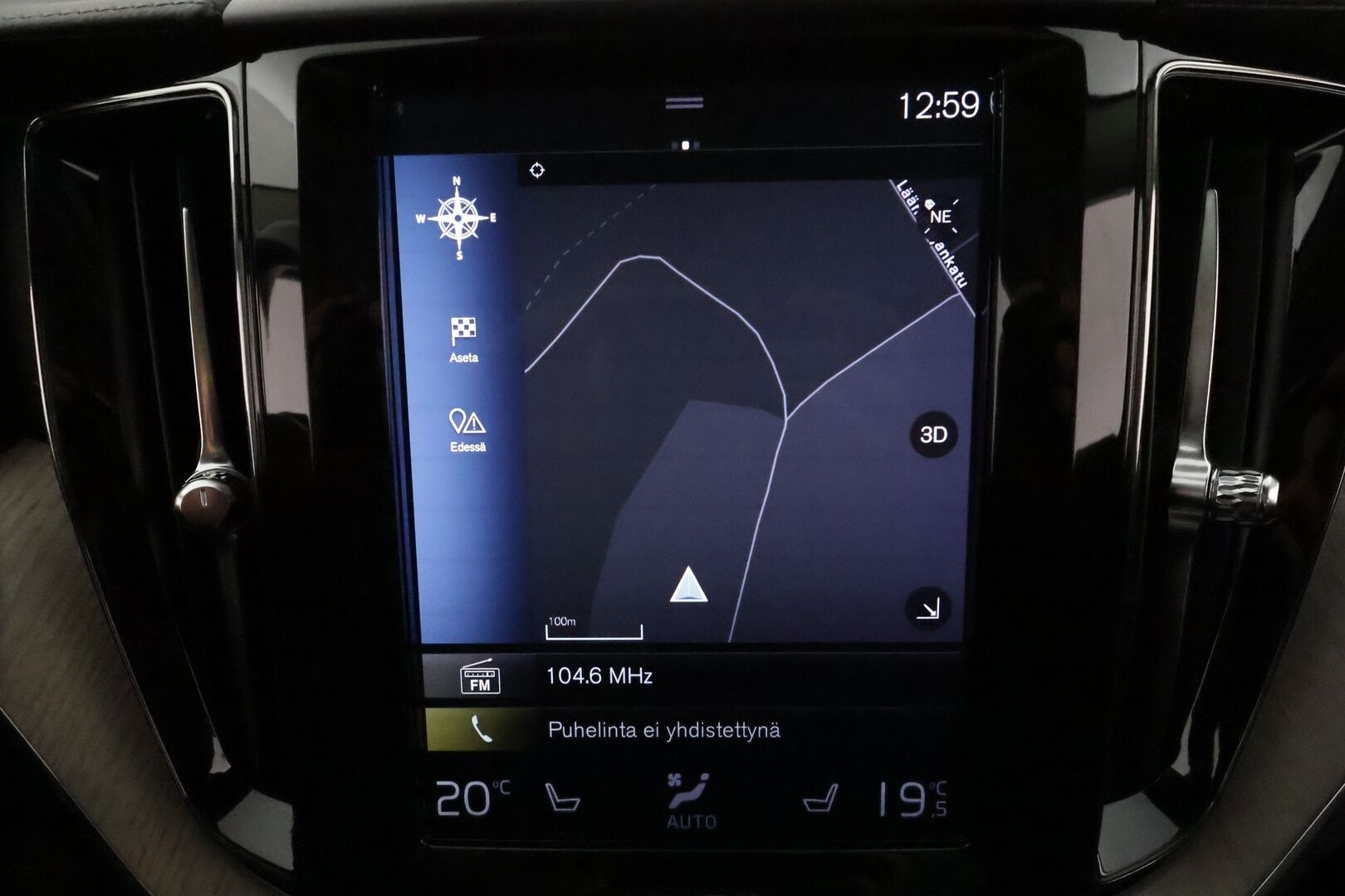 Volvo XC60 2019 T8 AWD Inscription aut *ACC / Panorama / Full LED / Ilma-alusta / Muistipenkki / Webasto / P.kamera / Koukku / Navi / Nahat* - Suomi-auto / Kahdet renkaat aluvanteilla