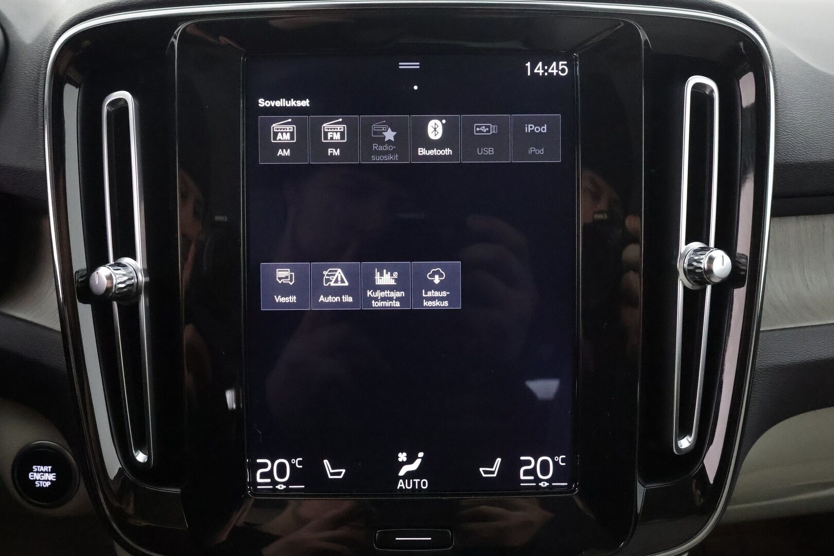 Volvo XC40 2019 T4 AWD Business Inscription aut * Webasto / Koukku / ACC / Full-LED / P.Kamera / Sportpenkki Muistilla / Navi * - Suomi-auto / Kahdet renkaat aluvanteilla / Merkkihuollot