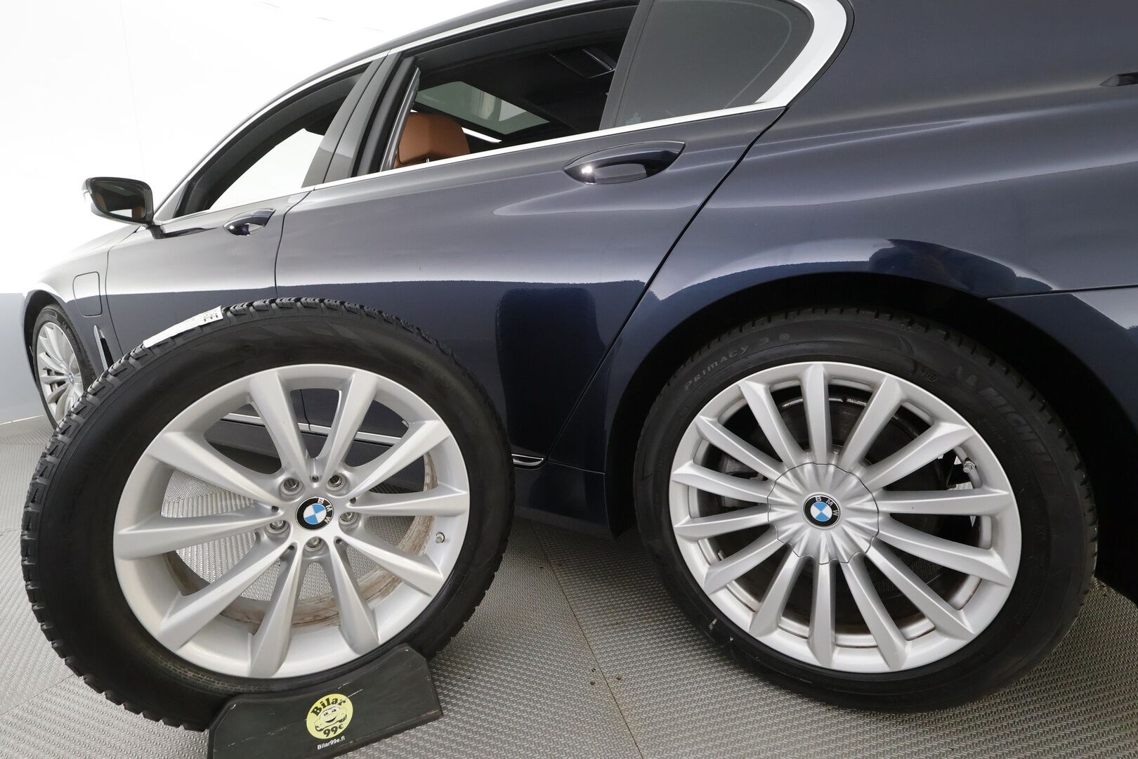 BMW 745 2020 G12 Sedan 745Le A xDrive - | ACC | HUD | Kattoluukku | Adaptiiviset LED | Comfort access | Muistipenkit | P.Kamera | Hifit | Apple&Android | Suomi-auto |                    Kahdet Renkaat | Merkkihuollettu |