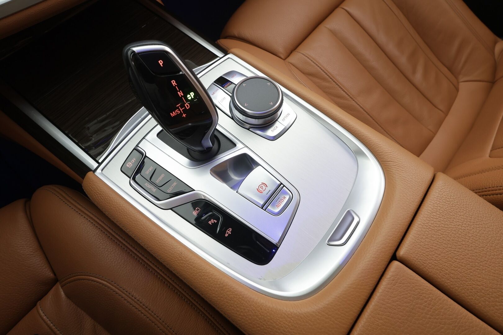 BMW 745 2020 G12 Sedan 745Le A xDrive - | ACC | HUD | Kattoluukku | Adaptiiviset LED | Comfort access | Muistipenkit | P.Kamera | Hifit | Apple&Android | Suomi-auto |                    Kahdet Renkaat | Merkkihuollettu |
