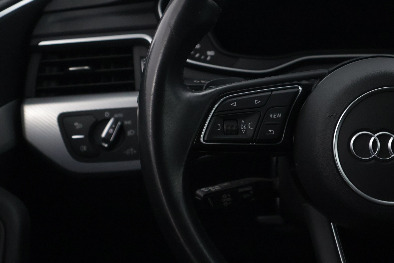 Audi A5 2019 Sportback Business Sport Comfort Edition 45 TFSI 180 kW MHEV quattro S tronic ** Webasto / Digimittaristo / Koukku ** - 3,99% KORKOTARJOUS TÄHÄN AUTOON 21.9. ASTI - ** Suomi-auto / Sporttipenkit / Navi / 2x renkaat ja vanteet **