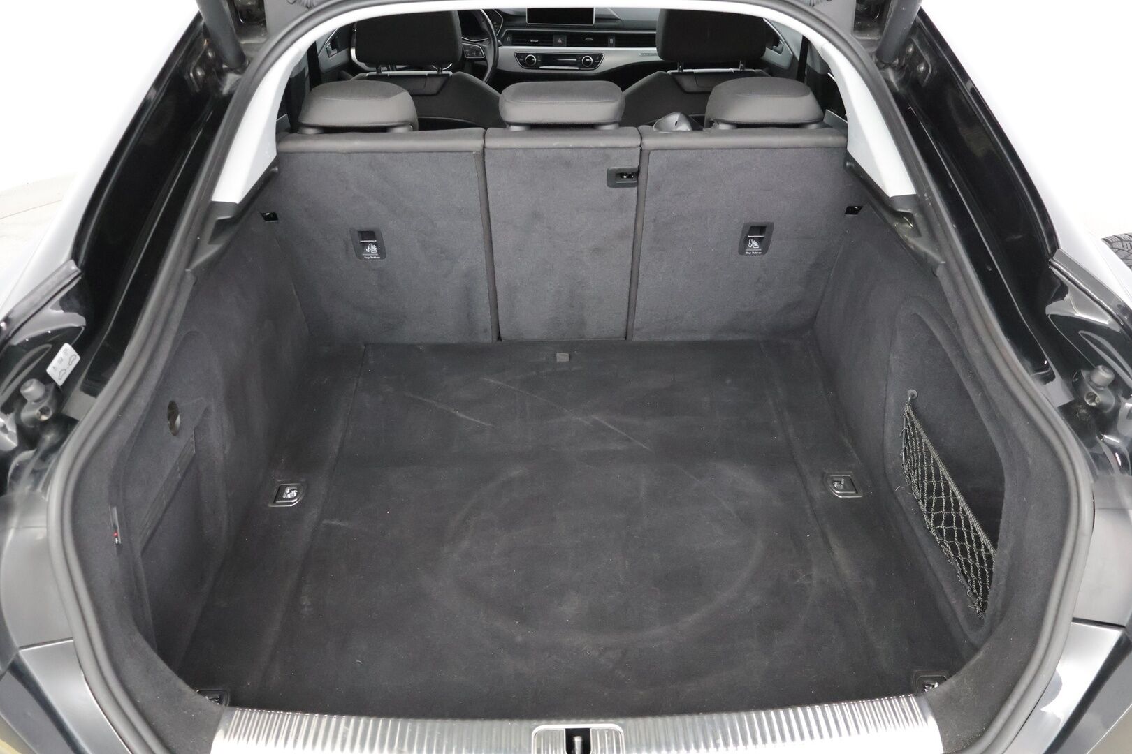 Audi A5 2019 Sportback Business Sport Comfort Edition 45 TFSI 180 kW MHEV quattro S tronic ** Webasto / Digimittaristo / Koukku ** - ** Suomi-auto / Sporttipenkit / Navi / 2x renkaat ja vanteet **