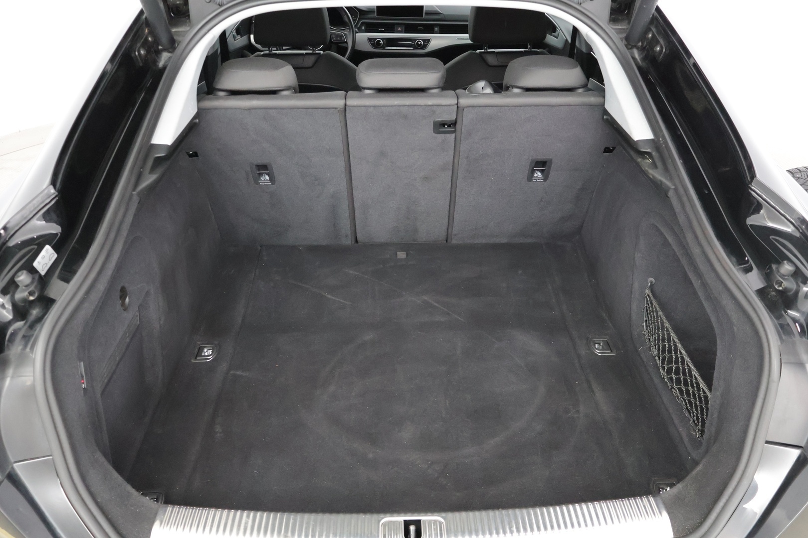 Audi A5 2019 Sportback Business Sport Comfort Edition 45 TFSI 180 kW MHEV quattro S tronic ** Webasto / Digimittaristo / Koukku ** - 3,99% KORKOTARJOUS TÄHÄN AUTOON 21.9. ASTI - ** Suomi-auto / Sporttipenkit / Navi / 2x renkaat ja vanteet **