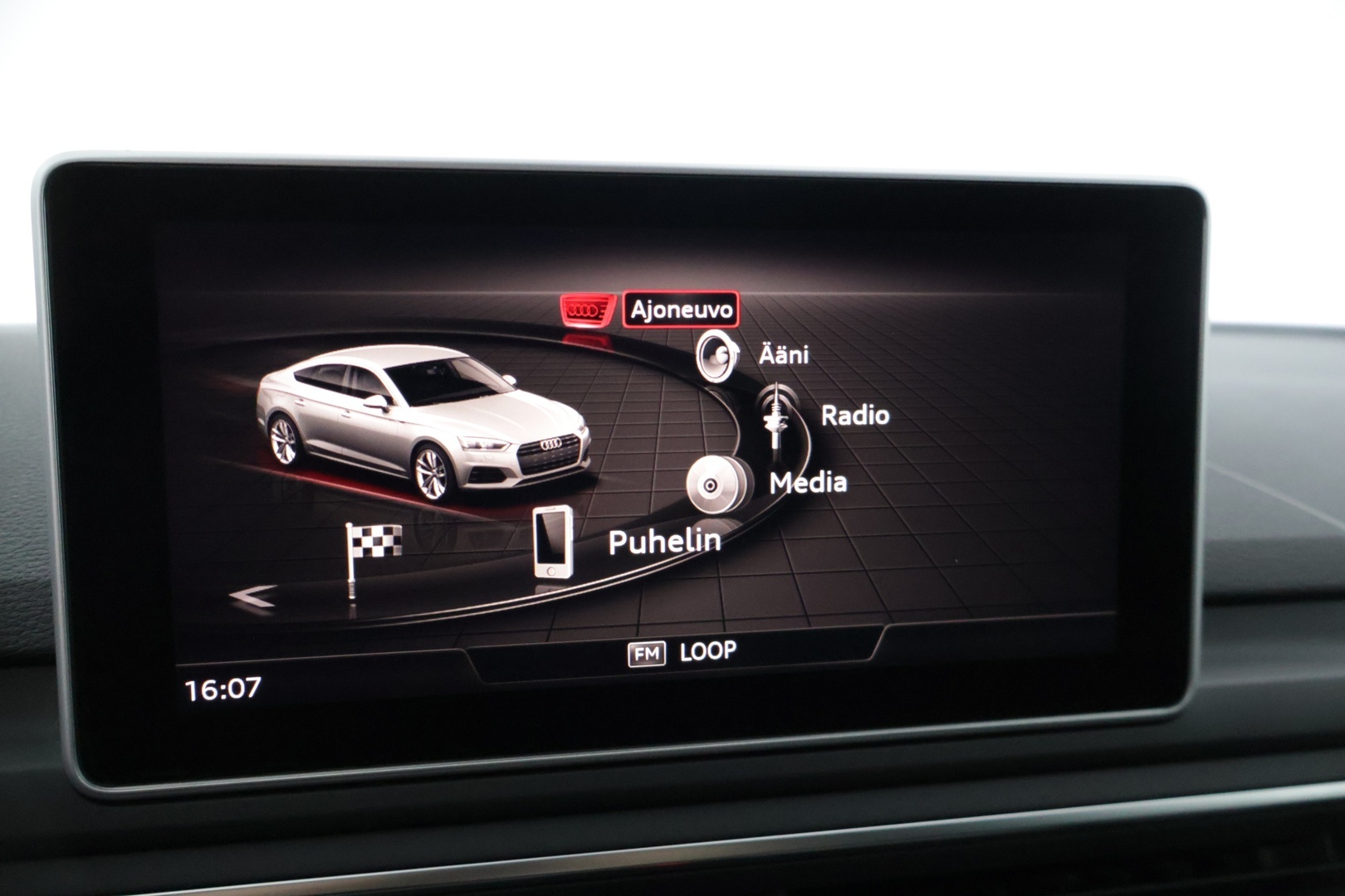 Audi A5 2019 Sportback Business Sport Comfort Edition 45 TFSI 180 kW MHEV quattro S tronic ** Webasto / Digimittaristo / Koukku ** - 3,99% KORKOTARJOUS TÄHÄN AUTOON 21.9. ASTI - ** Suomi-auto / Sporttipenkit / Navi / 2x renkaat ja vanteet **
