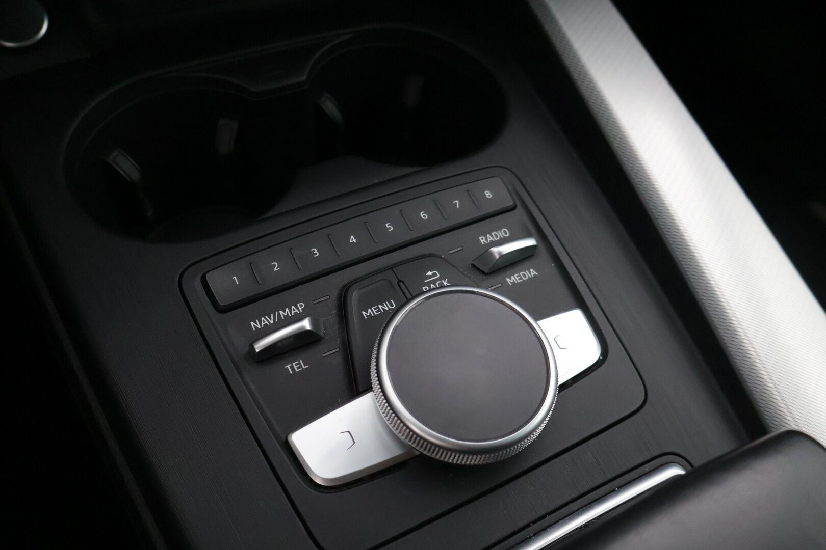 Audi A5 2019 Sportback Business Sport Comfort Edition 45 TFSI 180 kW MHEV quattro S tronic ** Webasto / Digimittaristo / Koukku ** - Suomi-auto / ACC / Sporttipenkit / Sähkökontti / 2x renkaat ja vanteet