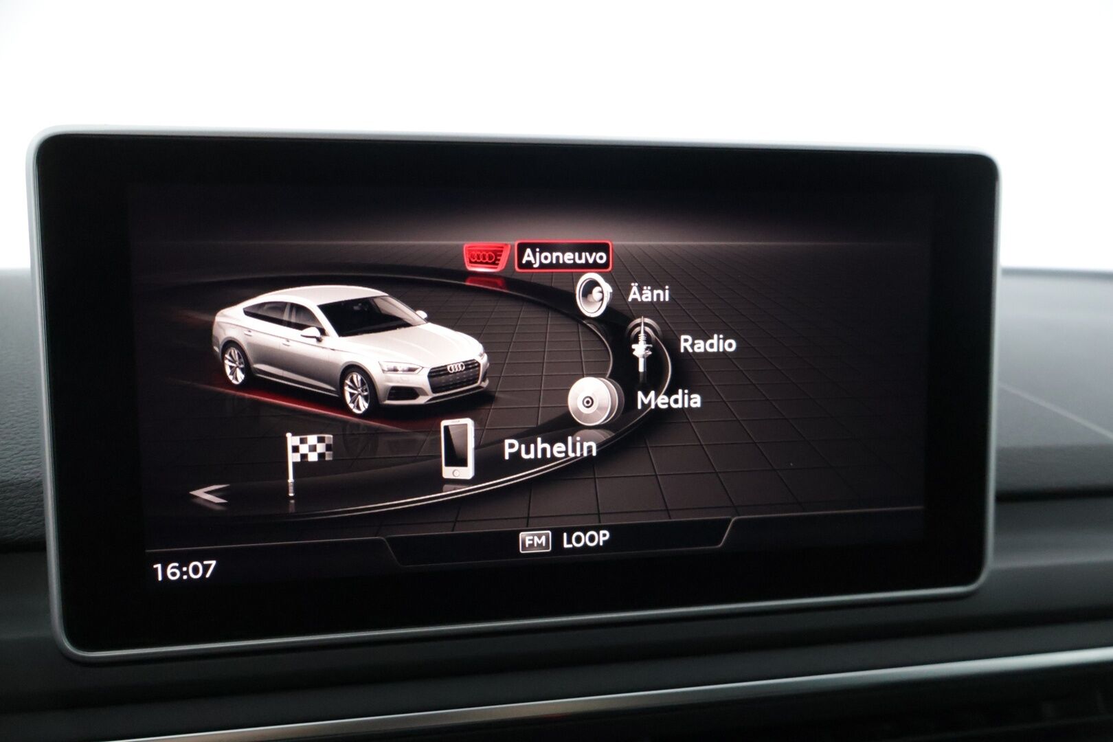 Audi A5 2019 Sportback Business Sport Comfort Edition 45 TFSI 180 kW MHEV quattro S tronic ** Webasto / Digimittaristo / Koukku ** - ** Suomi-auto / Sporttipenkit / Navi / 2x renkaat ja vanteet **