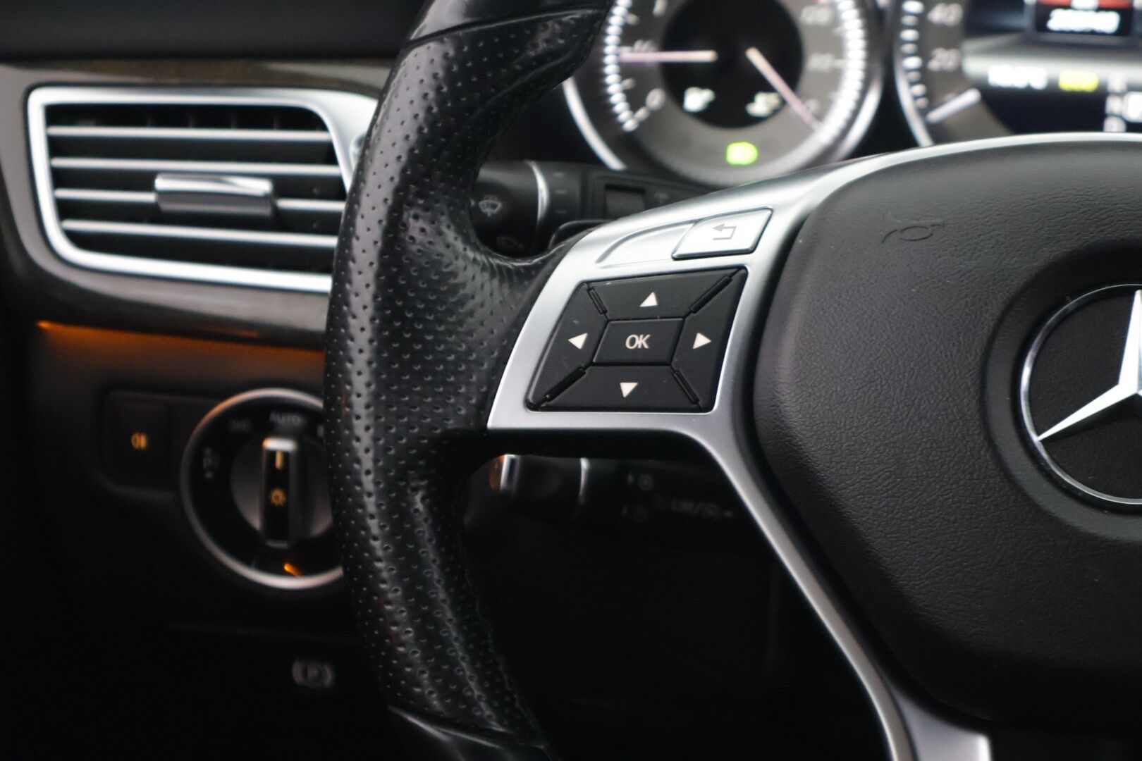 Mercedes-Benz CLS 2013 350CDI AMG-Styling Shooting Brake **Harman/Kardon / Lohkolämmitin / Sähköluukku / Navi / P.kamera** - HULLUT BLACKWEEK JATKOT - KORKOTARJOUS 2,49%