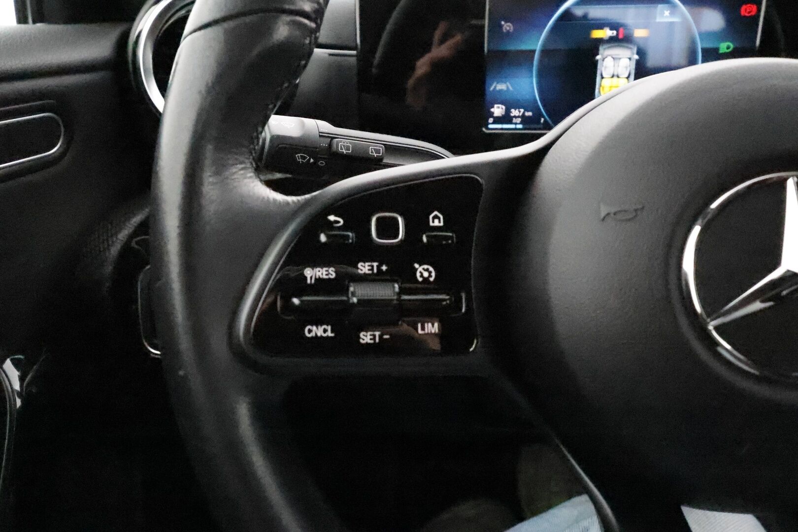 Mercedes-Benz A 2019 180 A Business Style **1-om. Suomi-auto / P.kamera / Vakkari / Puolinahat / LED / Kahdet renkaat** - Juuri huollettu!