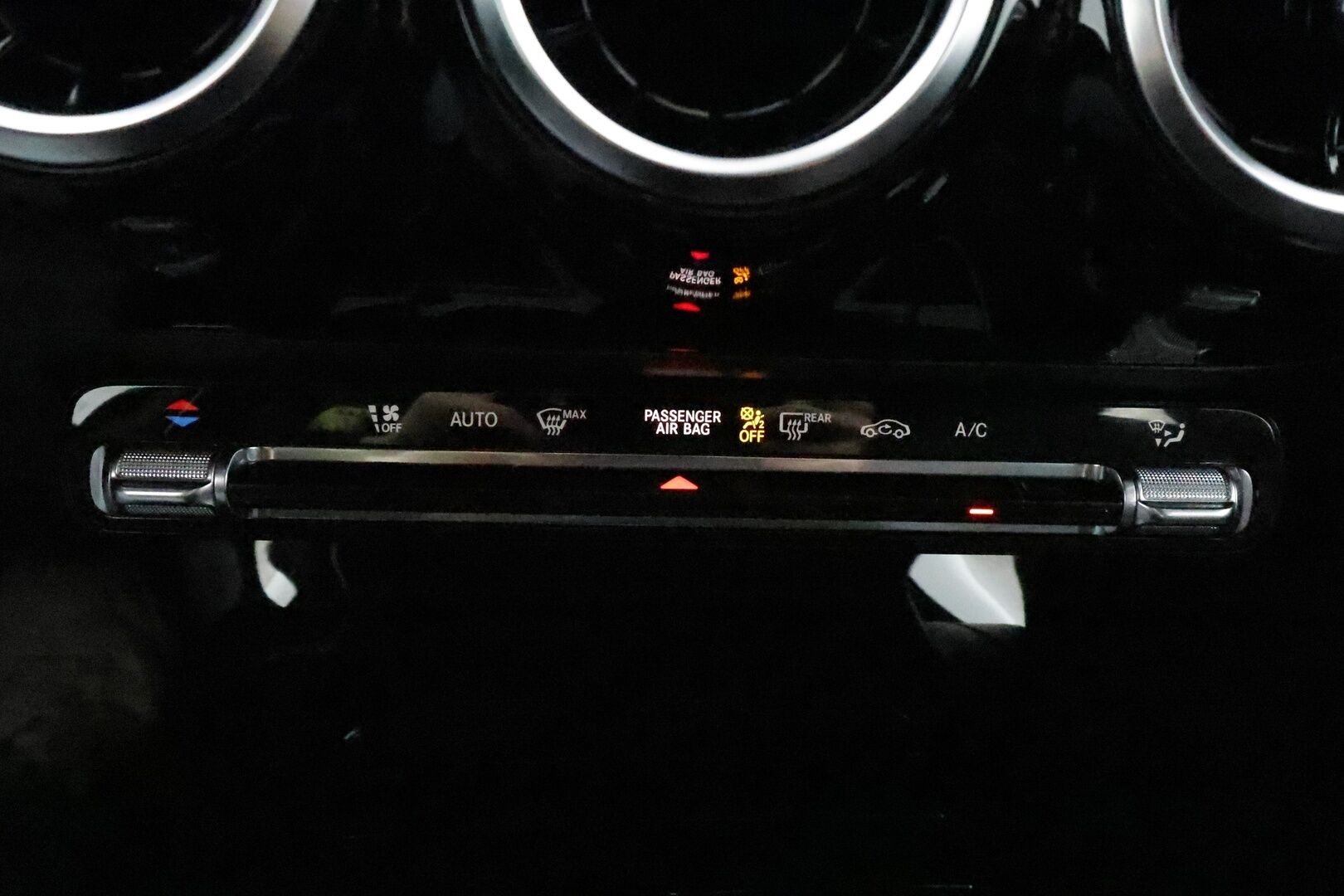 Mercedes-Benz A 2019 180 A Business Style **1-om. Suomi-auto / P.kamera / Vakkari / Puolinahat / LED / Kahdet renkaat** - Juuri huollettu!