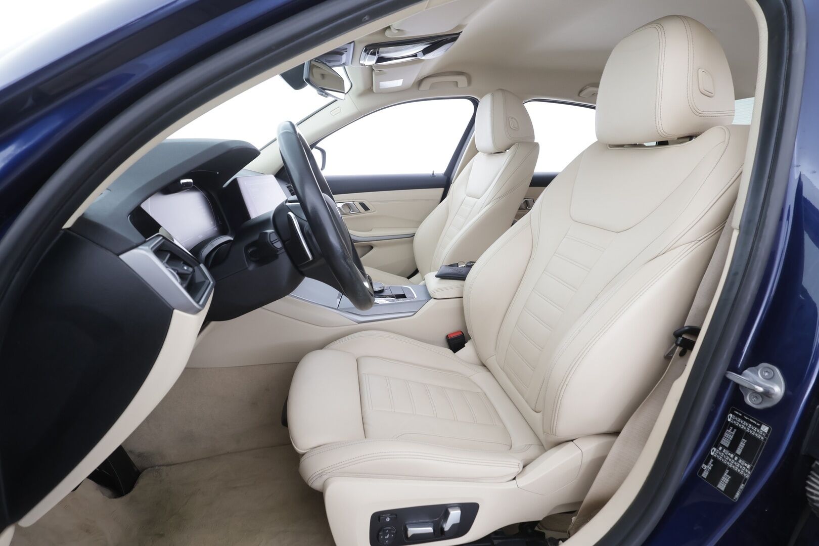 BMW 330 2019 G20 Sedan 330i A Launch Edition - Webasto | Koukku | ACC | Harman&Kardon | Laser | HUD | 360-Kamera  | Sporttipenkit | Nahkasisusta | SUPERVARUSTEET!