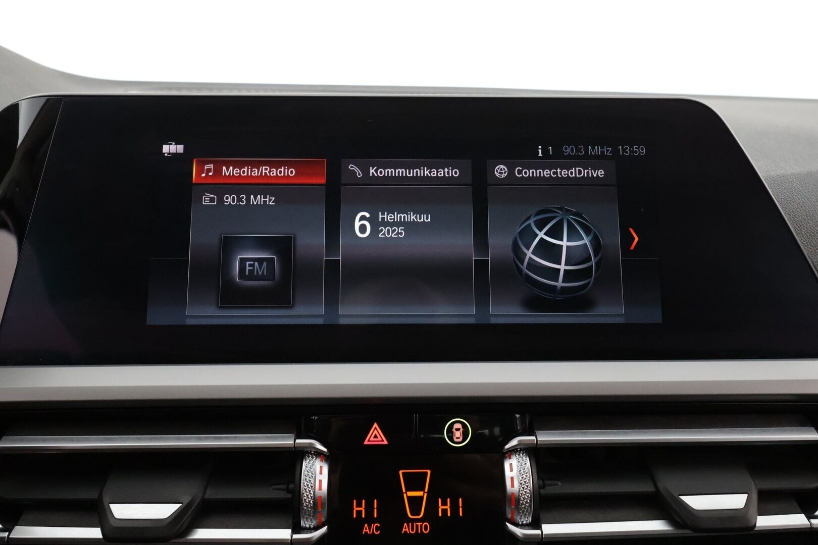 BMW 318 2019 G20 Sedan 318d A Business - *Juuri Katsastettu! / Vakkari / Kaistavahti / Tutkat / Bluetooth / Puolinahka Sporttipenkit / LED-valot / 2x renkaat / 