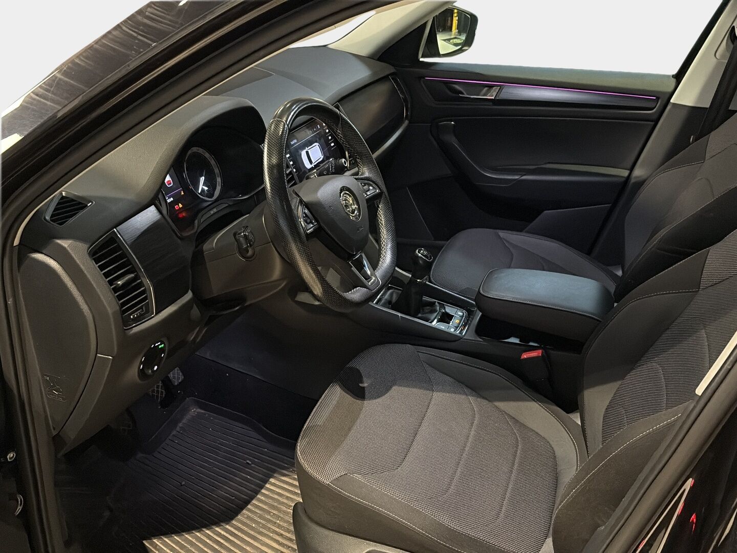Skoda Kodiaq 2019 1,5 TSI ACT Ambition - Suomiauto | Webasto | Vetokoukku | 7-Paikkainen | Vakkari | Adapt.LED   | KeylessGo | Lämmitettävä tuulilasi | Juuri tullut Tampereelle!