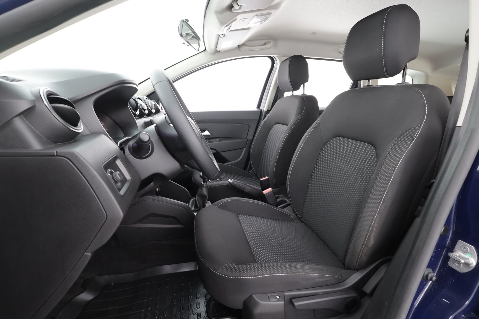 Dacia Duster 2019 SCe 115 4x4 Comfort BT - | Suomi-auto | Vakkari | Lohko | Koukku | Bluetooth | 2x Renkaat |