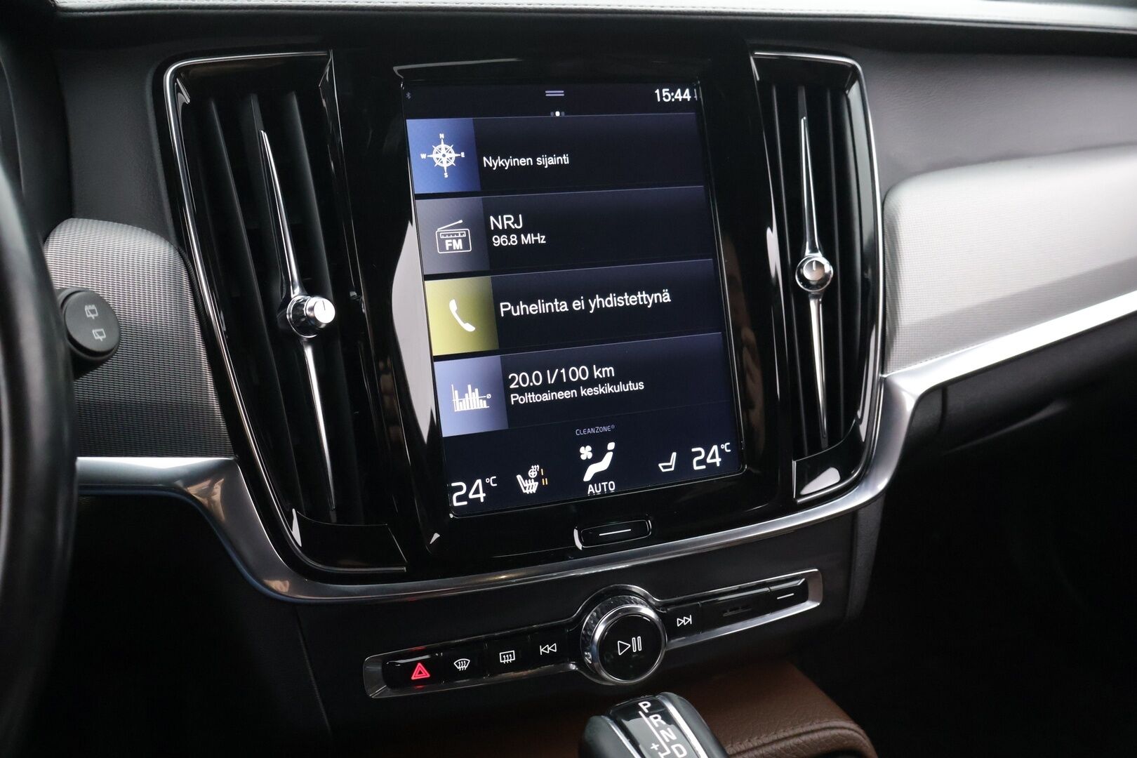 Volvo V90 2019 D4 AWD Business Inscription aut - Vetokoukku / Sähköpenkki Muistilla / Lämmitettävä Tuulilasi / P-Kamera / Jakopää 07/25!