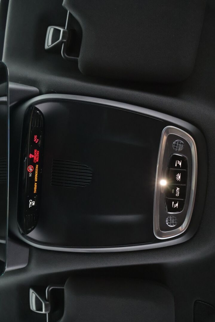 Volvo V90 2019 D4 AWD Business Inscription aut - Vetokoukku / Sähköpenkki Muistilla / Lämmitettävä Tuulilasi / P-Kamera / Jakopää 07/25!