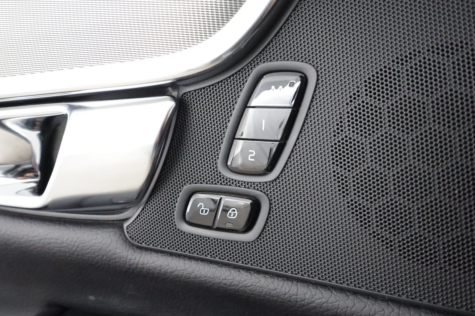 Volvo S90 2019 D5 AWD Business Inscription aut * Kattoluukku / Webasto / ACC / Full-LED / 360° / Sportnahat Muistilla / Navi * - Suomi-auto / Kahdet renkaat aluvanteilla / Merkkihuollot