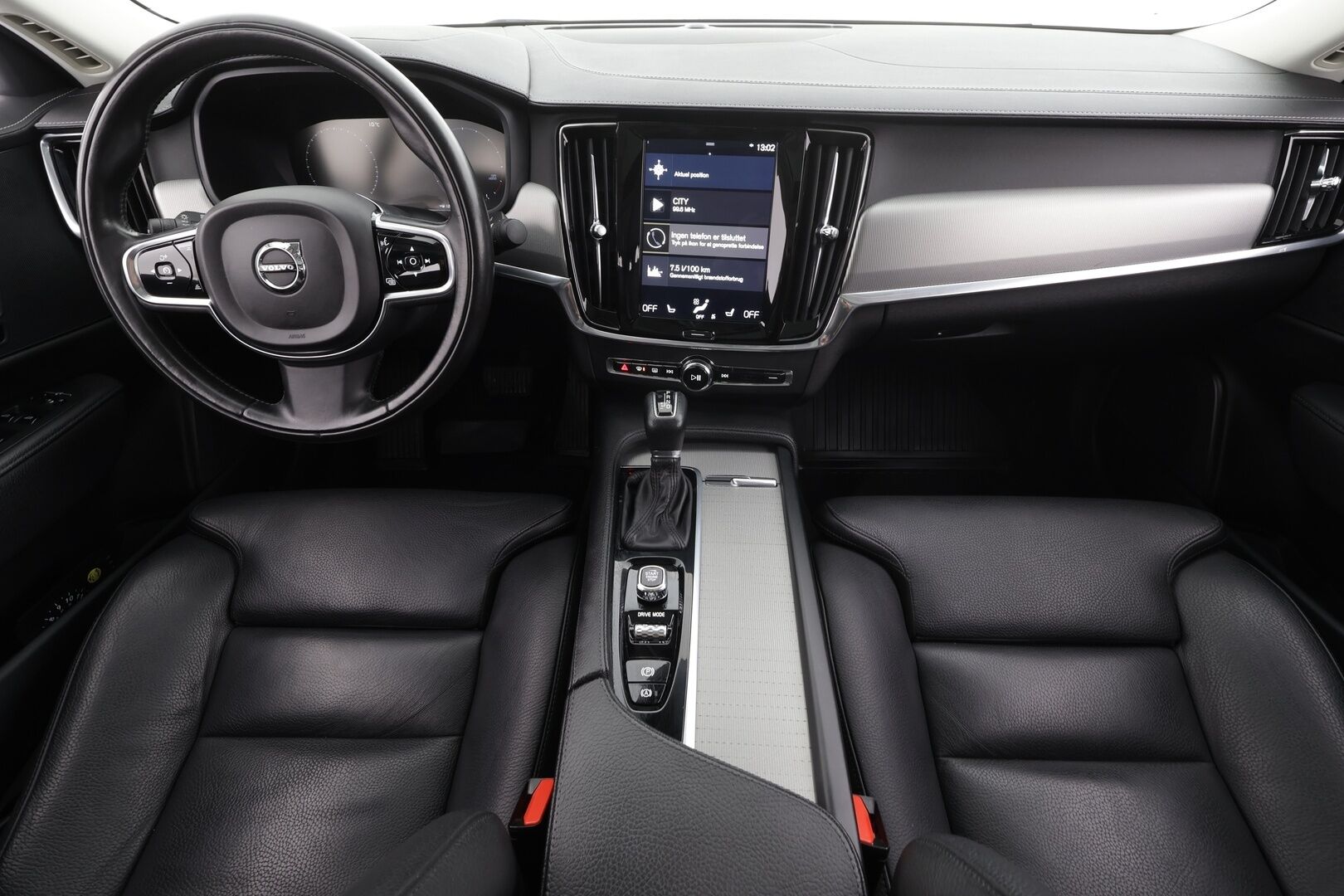 Volvo S90 2019 D5 AWD Business Inscription aut * Kattoluukku / Webasto / ACC / Full-LED / 360° / Sportnahat Muistilla / Navi * - Suomi-auto / Kahdet renkaat aluvanteilla / Merkkihuollot