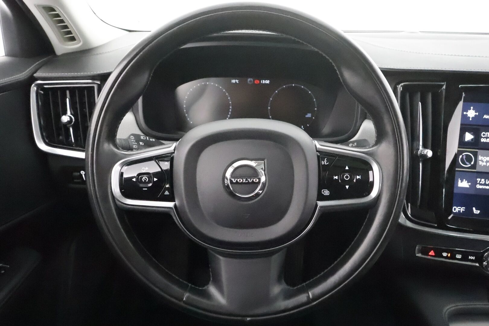 Volvo S90 2019 D5 AWD Business Inscription aut * Kattoluukku / Webasto / ACC / Full-LED / 360° / Sportnahat Muistilla / Navi * - Suomi-auto / Kahdet renkaat aluvanteilla / Merkkihuollot