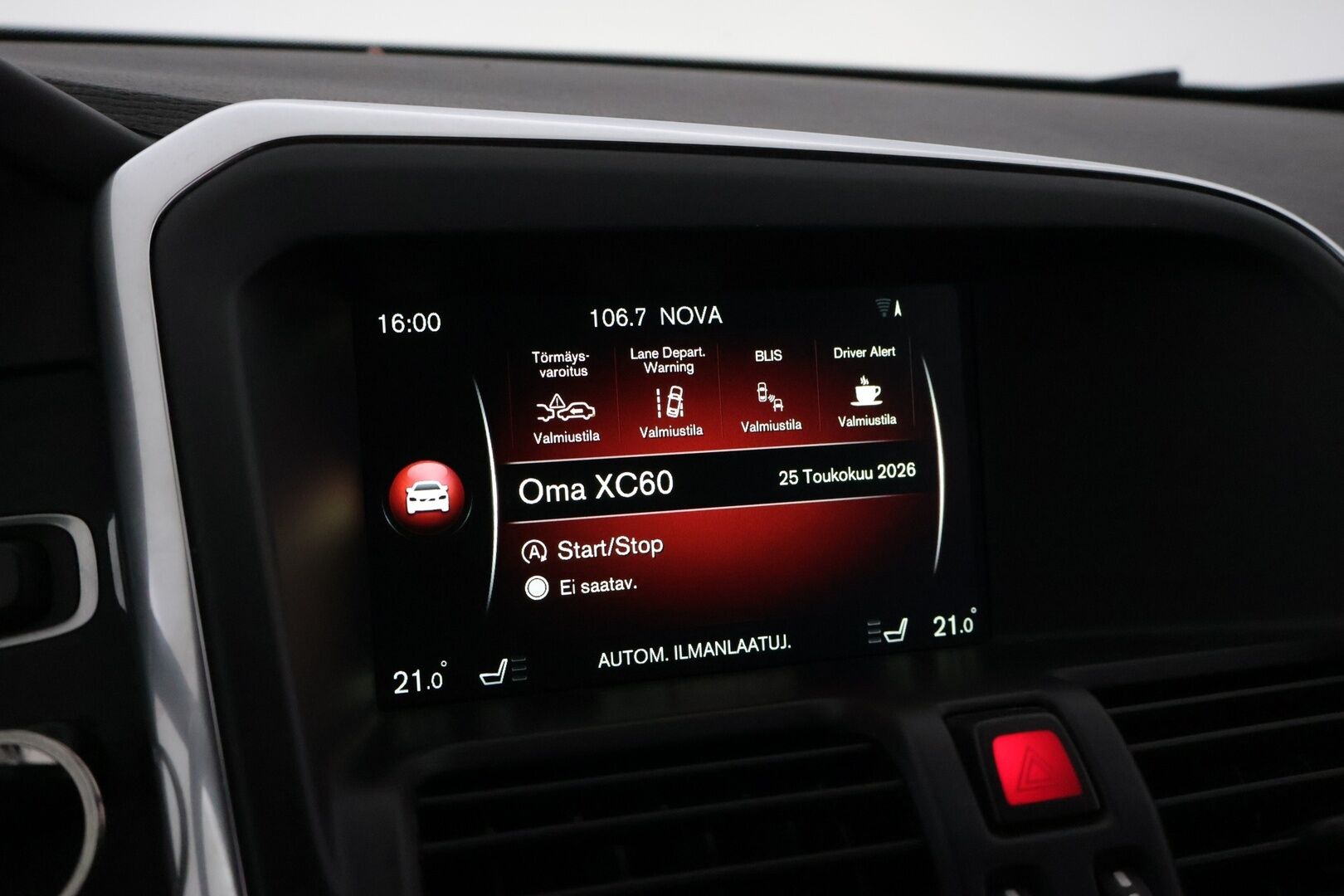 Volvo XC60 2017 D4 AWD Classic Momentum aut - ACC | Webasto | BLIS | Tutka | Ratinlämmitin | Hyvin huollettu | Jakohihna juuri vaihdettu! |
