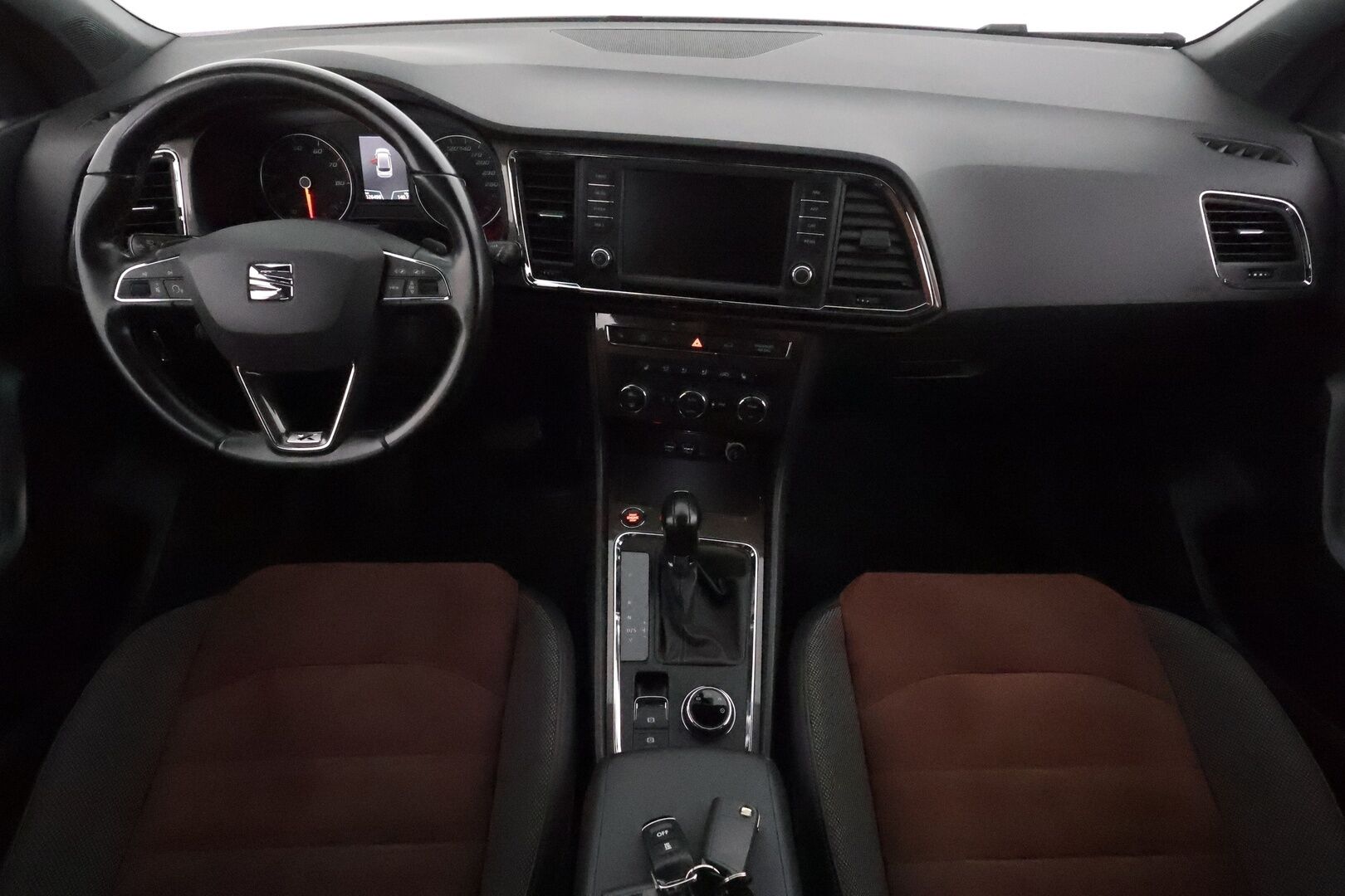 Seat Ateca 2019 1,5 TSI 150 EVO Xcellence DSG **Adapt.vakkari / P.kamera / LED / Koukku / Webasto / Navi / KeylessGo** - Suomi-auto / Kahdet renkaat aluvanteilla 