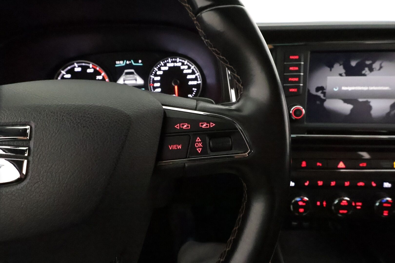 Seat Ateca 2019 1,5 TSI 150 EVO Xcellence DSG **Adapt.vakkari / P.kamera / LED / Koukku / Webasto / Navi / KeylessGo** - Suomi-auto / Kahdet renkaat aluvanteilla 