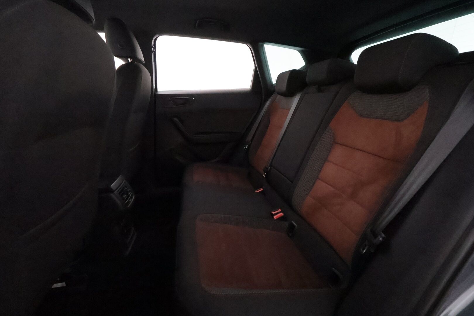 Seat Ateca 2019 1,5 TSI 150 EVO Xcellence DSG **Adapt.vakkari / P.kamera / LED / Koukku / Webasto / Navi / KeylessGo** - Suomi-auto / Kahdet renkaat aluvanteilla 