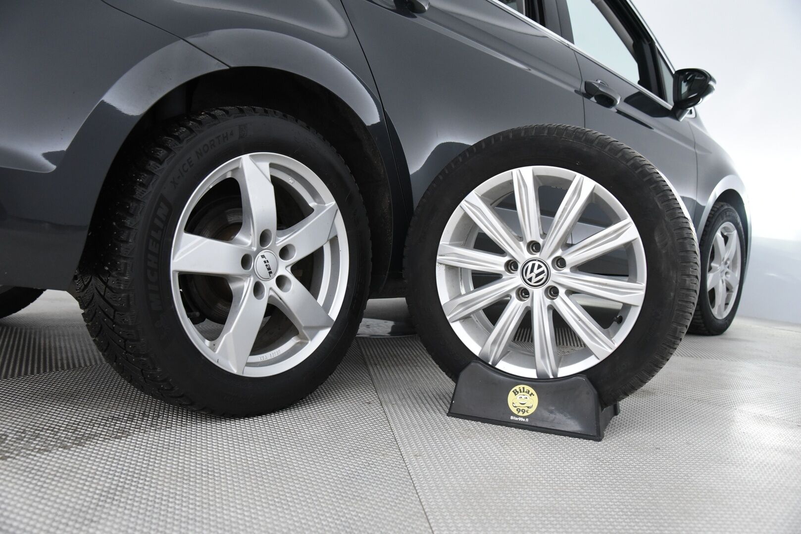 Volkswagen Touran 2019 Highline 1,6 TDI SCR 85 kW (115 hv) DSG-automaatti / ACC / LED / Lohkolämmitin / Tutkat / Koukku / 7P - Suomi-auto / Hihna vaihdettu 06/2025 