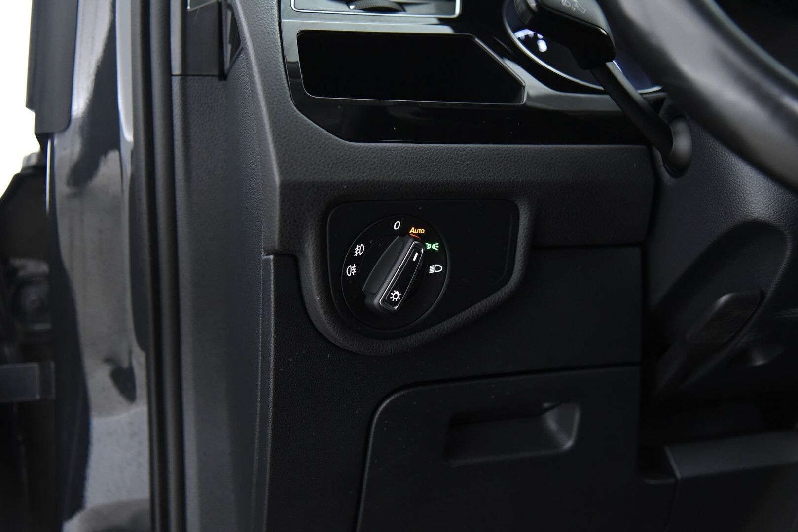 Volkswagen Touran 2019 Highline 1,6 TDI SCR 85 kW (115 hv) DSG-automaatti / ACC / LED / Lohkolämmitin / Tutkat / Koukku / 7P - Suomi-auto / Hihna vaihdettu 06/2025 