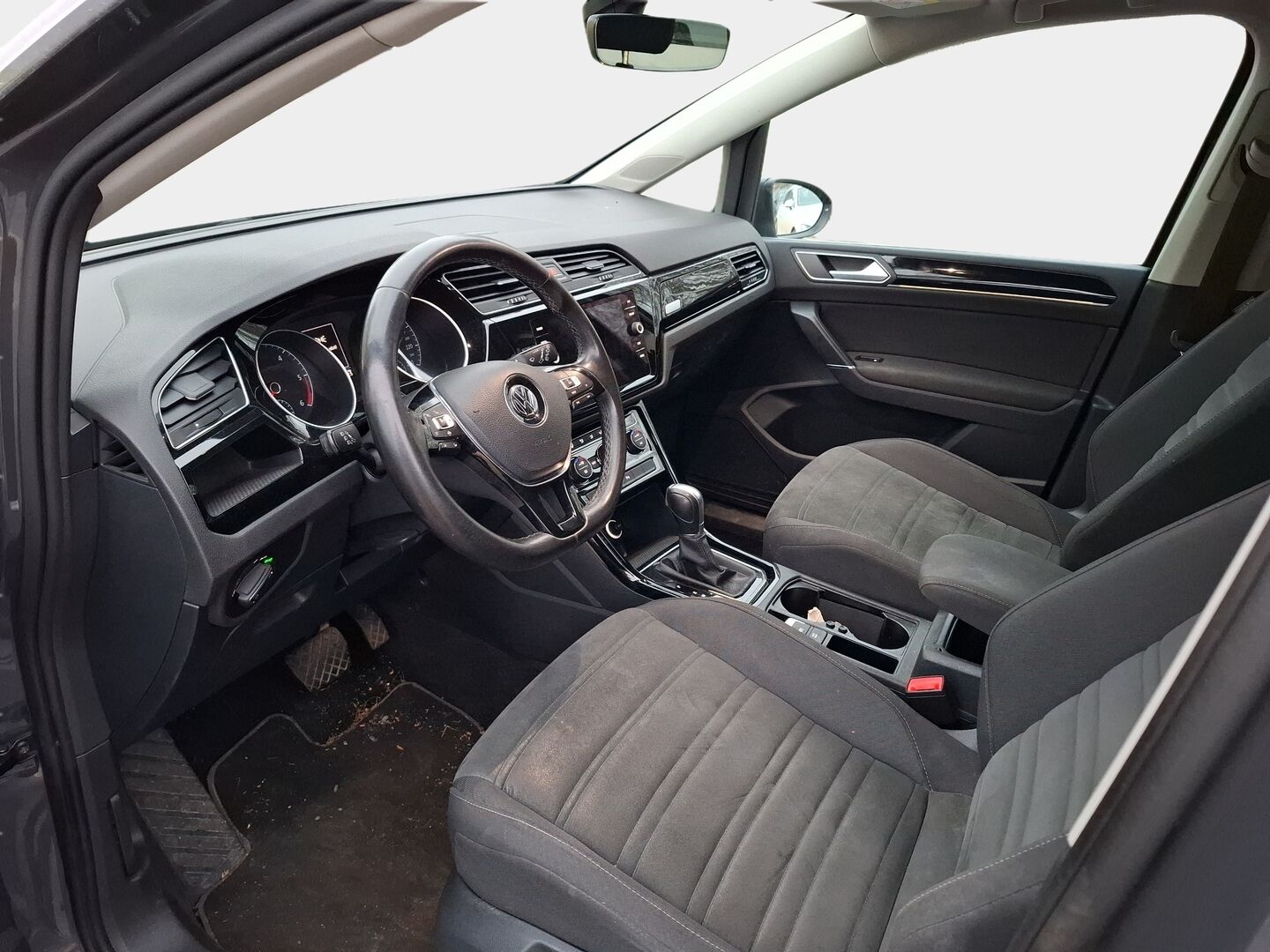 Volkswagen Touran 2019 Highline 1,6 TDI SCR 85 kW (115 hv) DSG-automaatti / ACC / LED / Lohkolämmitin / Tutkat / Koukku / 7P - Suomi-auto / Hihna vaihdettu 06/2025 / Tulossa myyntiin! - HULLU BLACKWEEK KORKOTARJOUS 2,49%