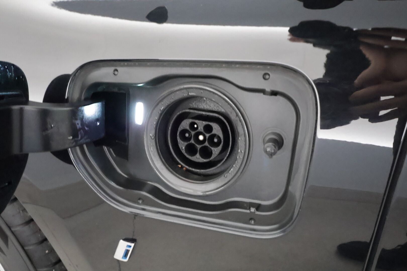 BMW 530 2019 G30 Sedan 530e A Charged Edition Sport - | Sporttipenkit | P.kamera | Ambient light | LED | Digimittaristo | Puolinahat | Navi | Lämm. ratti | Vakkari | 2x renkaat aluin | 