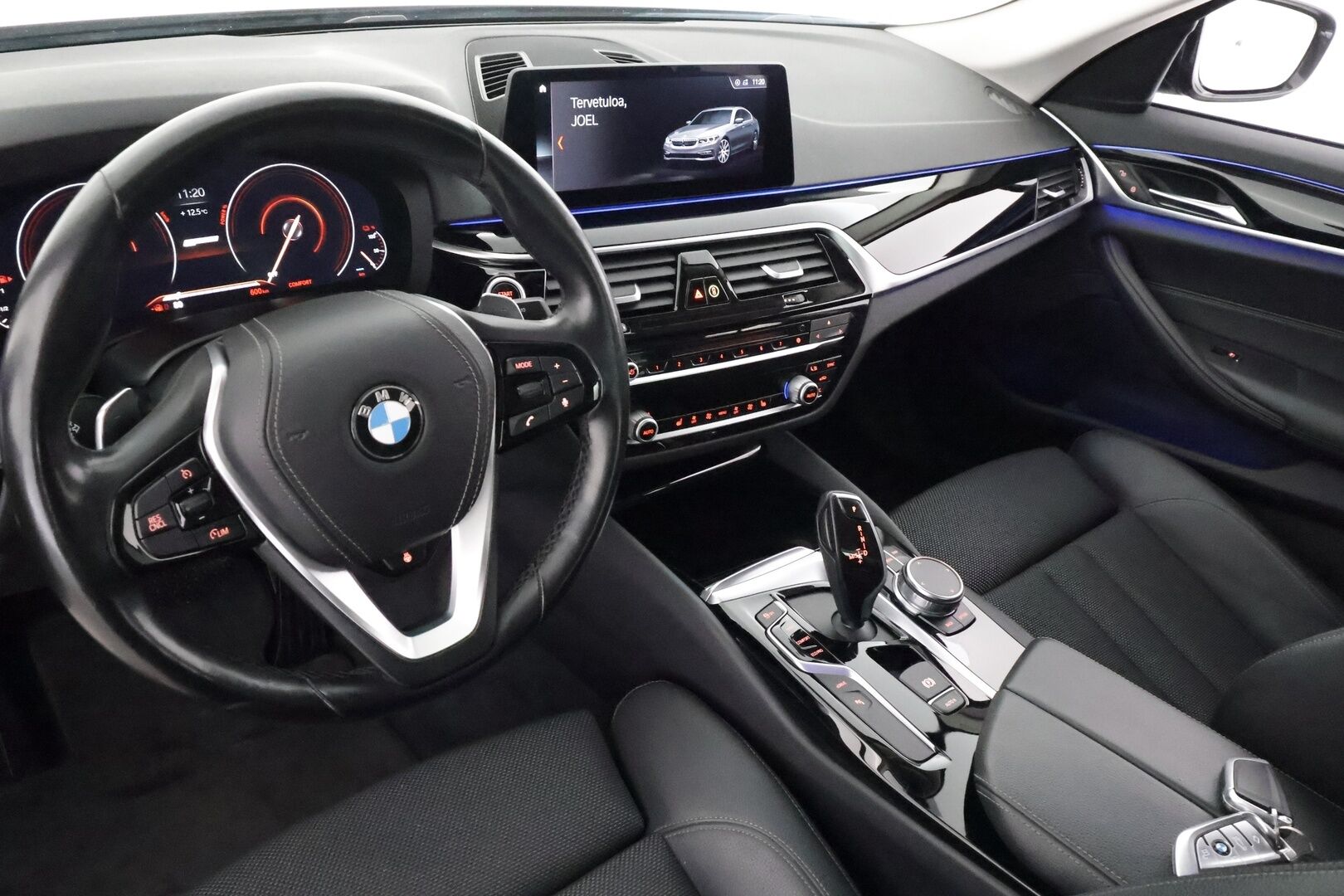 BMW 530 2019 G30 Sedan 530e A Charged Edition Sport - | Sporttipenkit | P.kamera | Ambient light | LED | Digimittaristo | Puolinahat | Navi | Lämm. ratti | Vakkari | 2x renkaat aluin | 