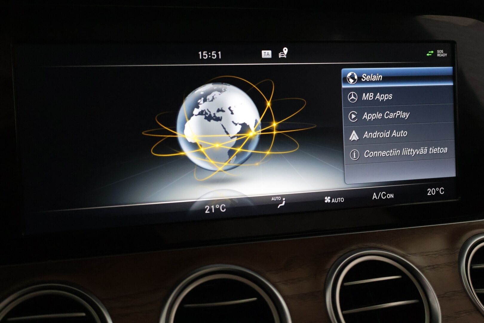 Mercedes-Benz E 2016 220 d - Navi | P-kamera | Koukku | Ambient | LED | Ambient | Webasto