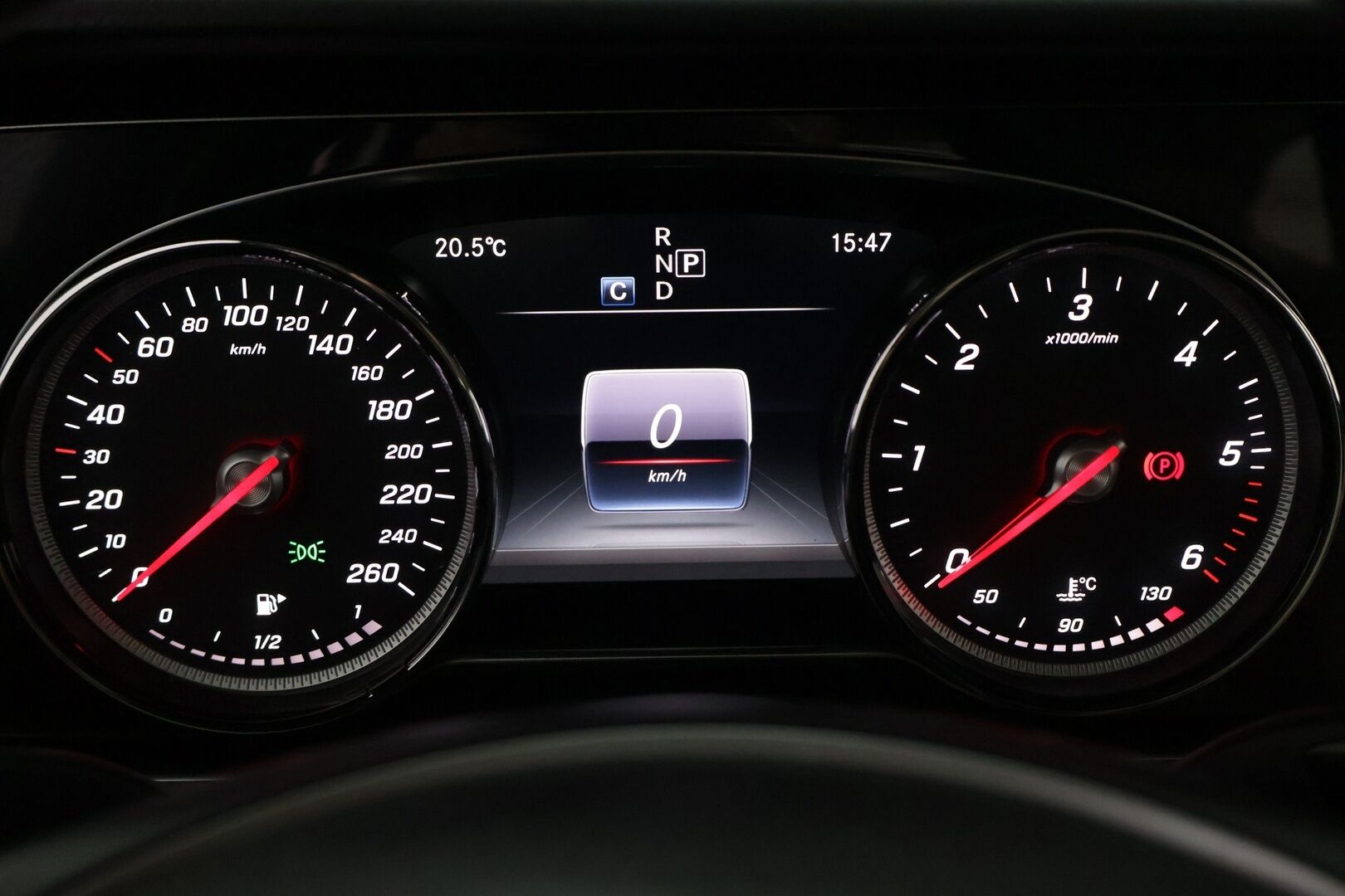 Mercedes-Benz E 2016 220 d - Navi | P-kamera | Koukku | Ambient | LED | Ambient | Webasto