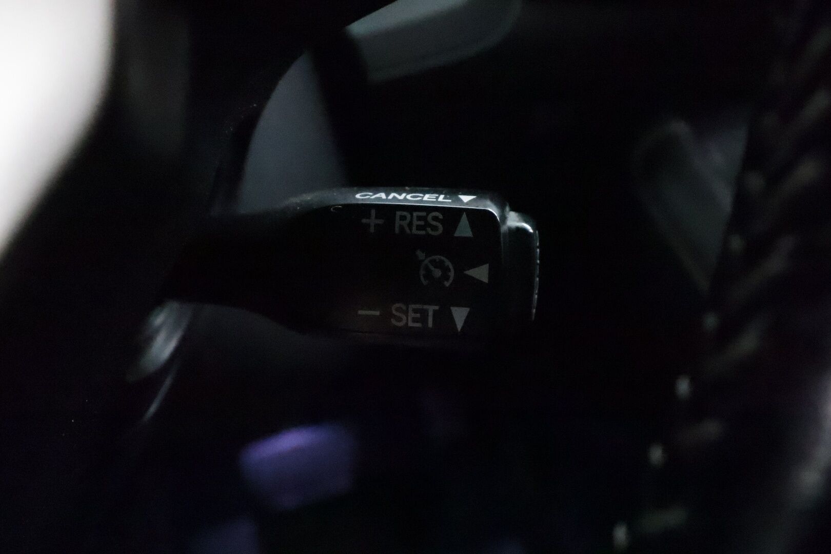 Lexus CT 2016 200h Hybrid A F Sport * Vakkari / P.kamera / Puolinahat / Navi / Auto.ilmastointi * - Kahdet renkaat aluvanteilla