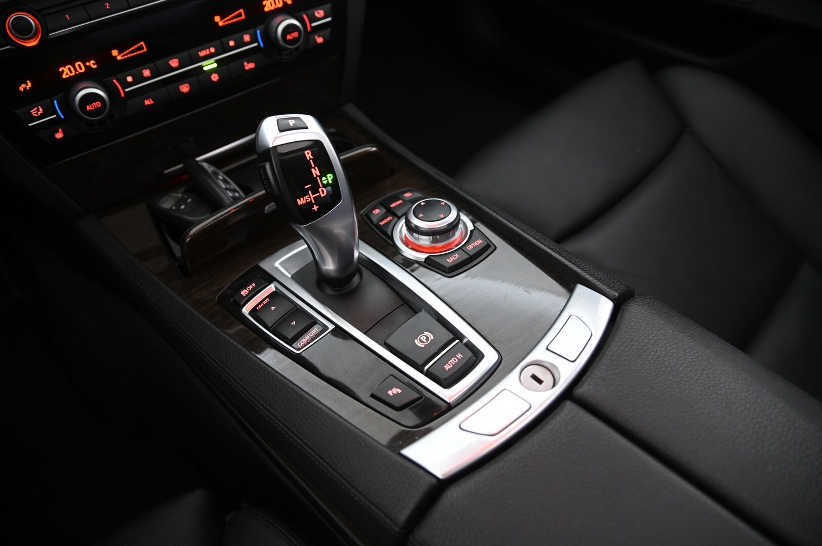 BMW 730 2009 A F01 Sedan - Hifit | Webasto | Kattoluukku | Proffa.Navi | Comfort penkit muistilla | 2x Renkaat&alumiinivanteet