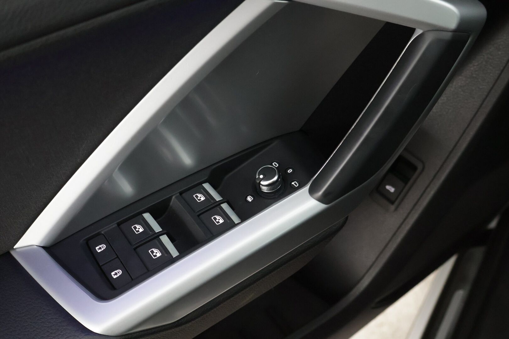 Audi Q3 2019 Launch Edition Business Advanced 40 TDI 140kW quattro S tronic / Adapt. Cruise / Webasto / Digimittaristo / AppleCarplay / Peruutuskamera - * Suomi.auto / Webasto / Parempi 40TDI / Peruutuskamera / Alle.taittuva koukku / Facelift *