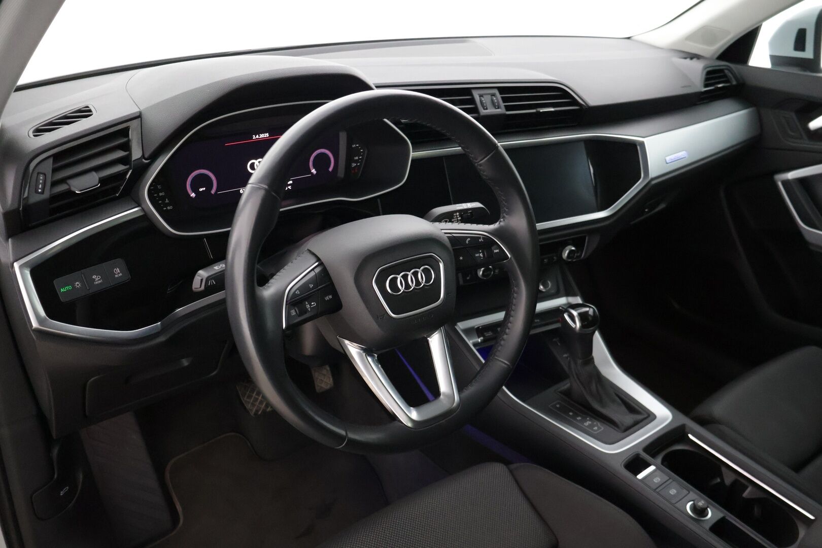Audi Q3 2019 Launch Edition Business Advanced 40 TDI 140kW quattro S tronic / Adapt. Cruise / Webasto / Digimittaristo / AppleCarplay / Peruutuskamera - * Suomi.auto / Webasto / Parempi 40TDI / Peruutuskamera / Alle.taittuva koukku / Facelift *