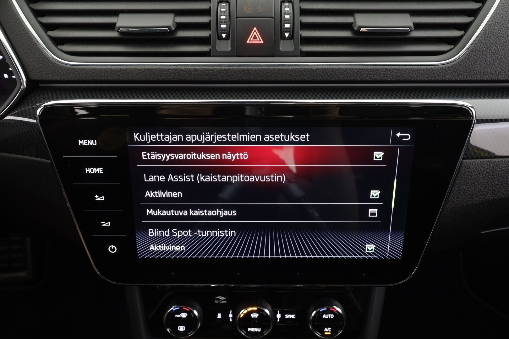 Skoda Superb 2019 2,0 TSI 4x4 SportLine DSG Autom. - | Lasikattoluukku | Canton | Webasto | Koukku | ACC | Xenon | P.Kamera | Muistipenkki | Katveavustin | Navi | Kaistavahti | Keyless | Suomi-auto | 