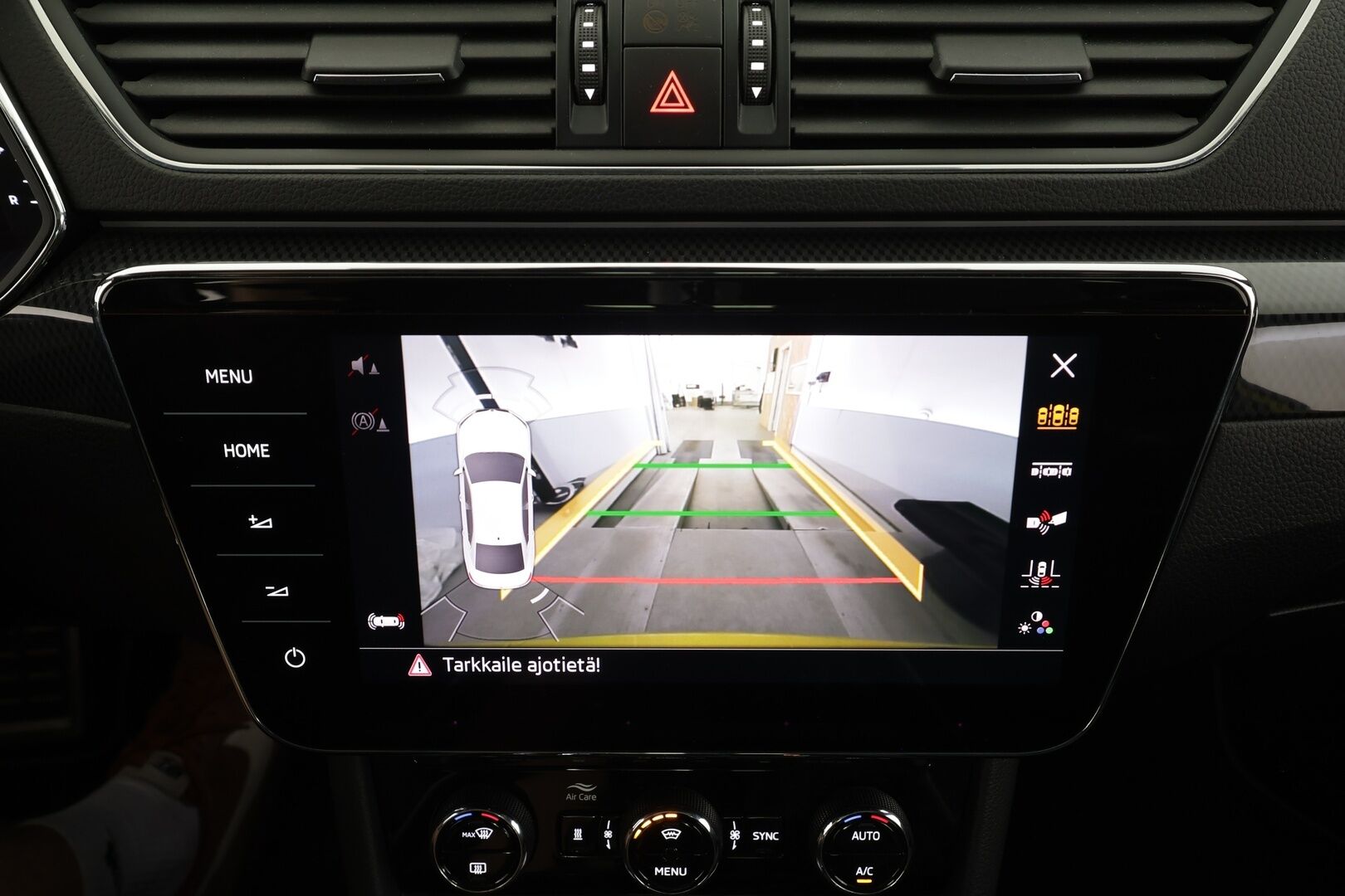 Skoda Superb 2019 2,0 TSI 4x4 SportLine DSG Autom. - | Lasikattoluukku | Canton | Webasto | Koukku | ACC | Xenon | P.Kamera | Muistipenkki | Katveavustin | Navi | Kaistavahti | Keyless | Suomi-auto | 