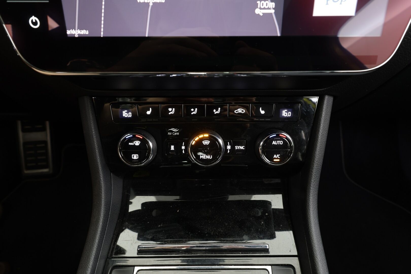 Skoda Superb 2019 2,0 TSI 4x4 SportLine DSG Autom. - | Lasikattoluukku | Canton | Webasto | Koukku | ACC | Xenon | P.Kamera | Muistipenkki | Katveavustin | Navi | Kaistavahti | Keyless | Suomi-auto | 