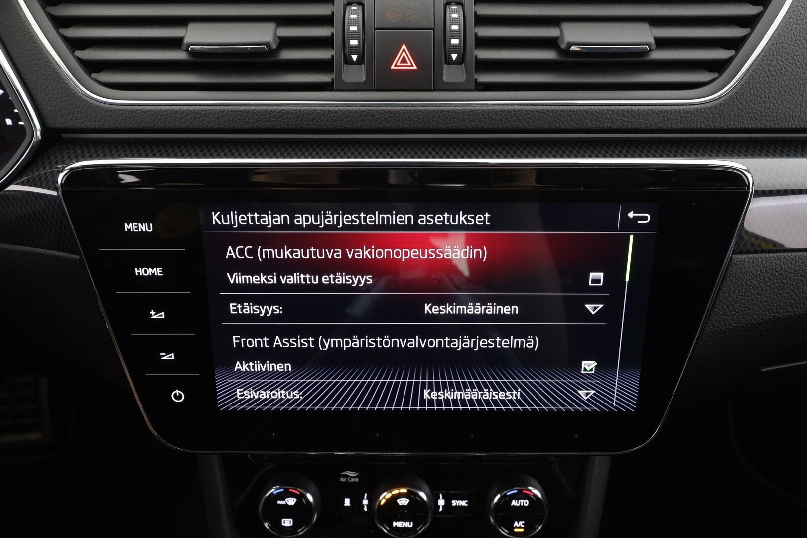 Skoda Superb 2019 2,0 TSI 4x4 SportLine DSG Autom. - | Lasikattoluukku | Canton | Webasto | Koukku | ACC | Xenon | P.Kamera | Muistipenkki | Katveavustin | Navi | Kaistavahti | Keyless | Suomi-auto | 