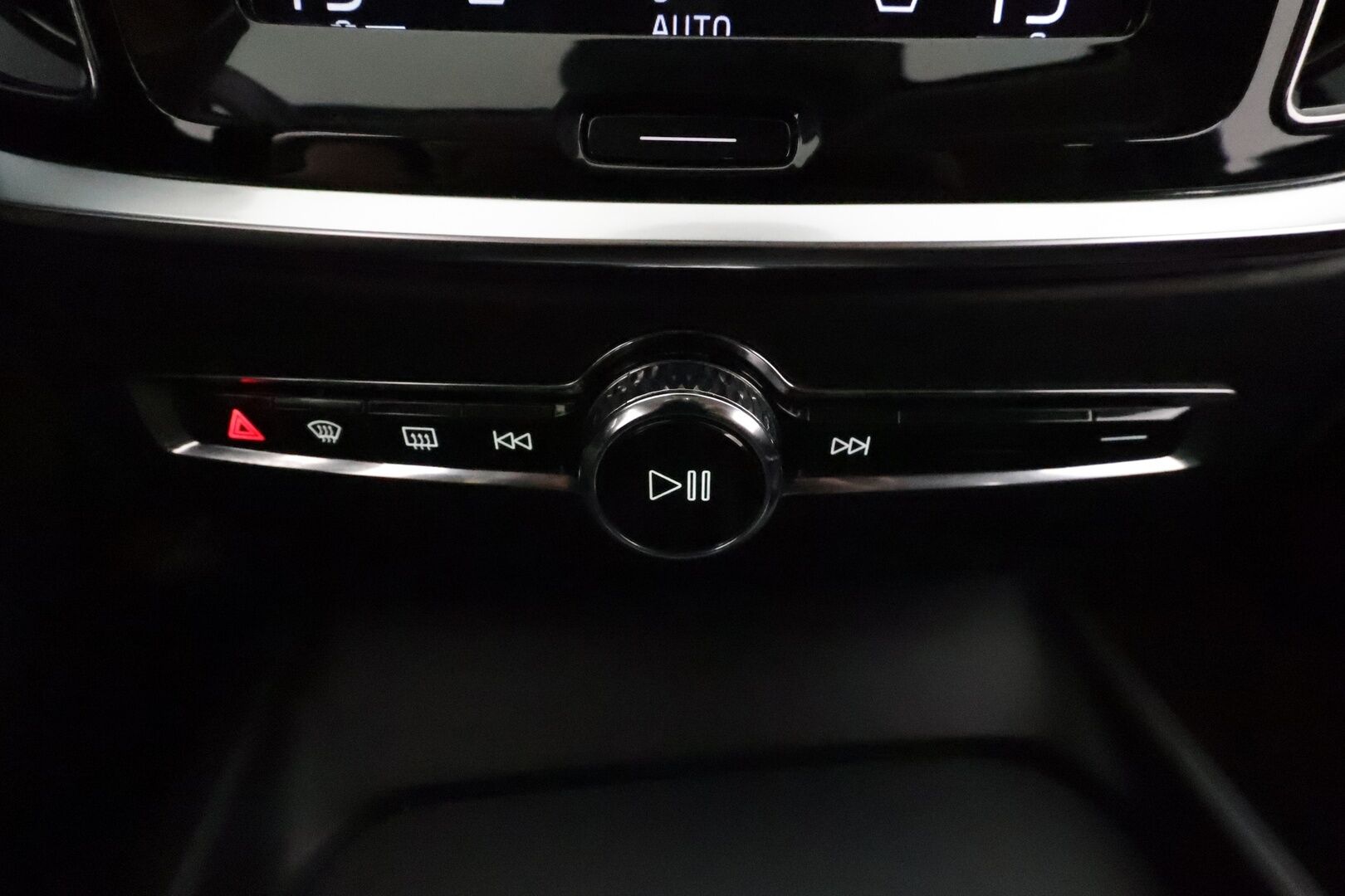 Volvo V60 Cross Country 2019 D4 AWD aut **Webasto / Adapt.Vakkari / Full-LED / P.kamera / Sporttipenkki Muistilla / Navi / Kaistavahti / Keyless** - Suomi-auto / Kahdet Renkaat