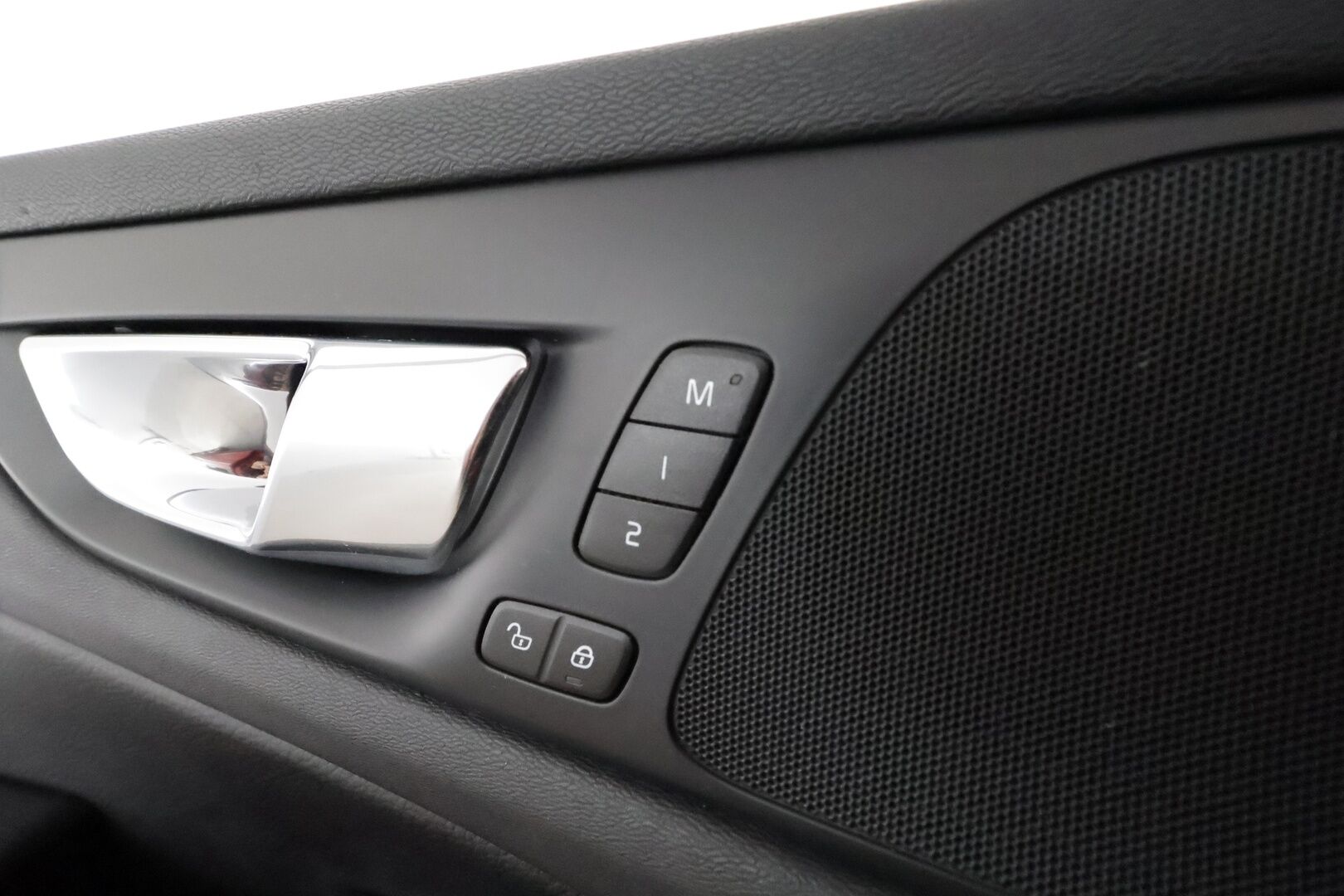Volvo V60 Cross Country 2019 D4 AWD aut **Webasto / Adapt.Vakkari / Full-LED / P.kamera / Sporttipenkki Muistilla / Navi / Kaistavahti / Keyless** - Suomi-auto / Kahdet Renkaat