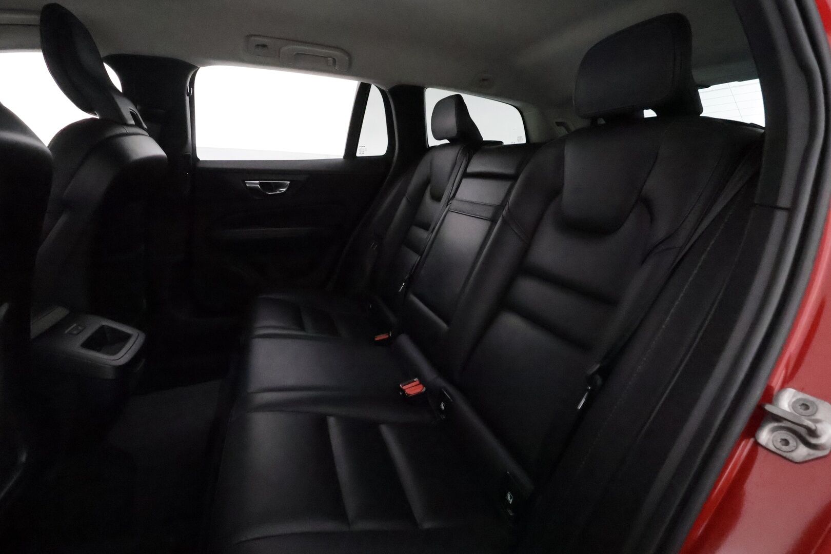 Volvo V60 Cross Country 2019 D4 AWD aut **Webasto / Adapt.Vakkari / Full-LED / P.kamera / Sporttipenkki Muistilla / Navi / Kaistavahti / Keyless** - Suomi-auto / Kahdet Renkaat