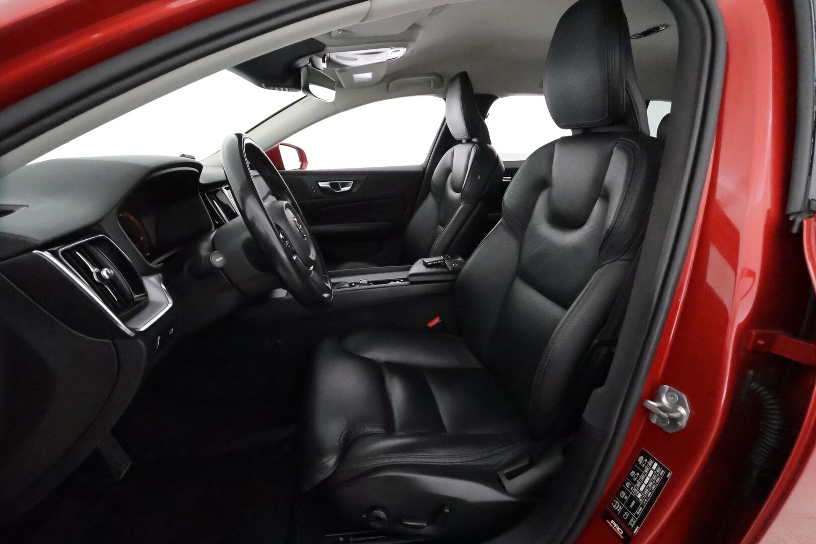 Volvo V60 Cross Country 2019 D4 AWD aut **Webasto / Adapt.Vakkari / Full-LED / P.kamera / Sporttipenkki Muistilla / Navi / Kaistavahti / Keyless** - Suomi-auto / Kahdet Renkaat